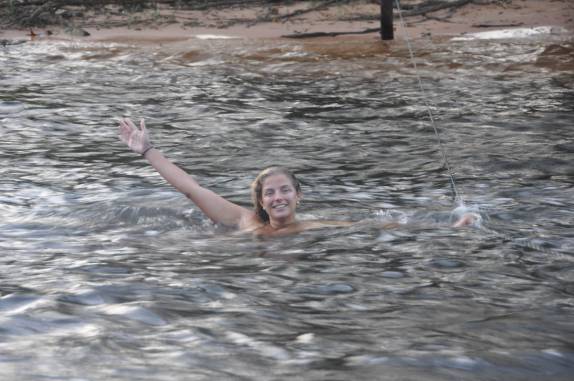 Nadando no lago abaixo das Cachoeiras Gêmeas, na Chapada das Mesas, região de Carolina - MA